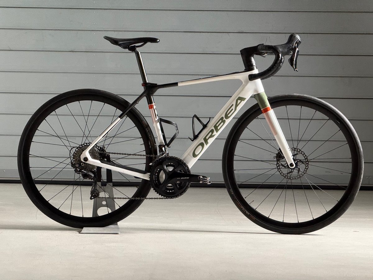 Orbea Gain M30 white green 2024