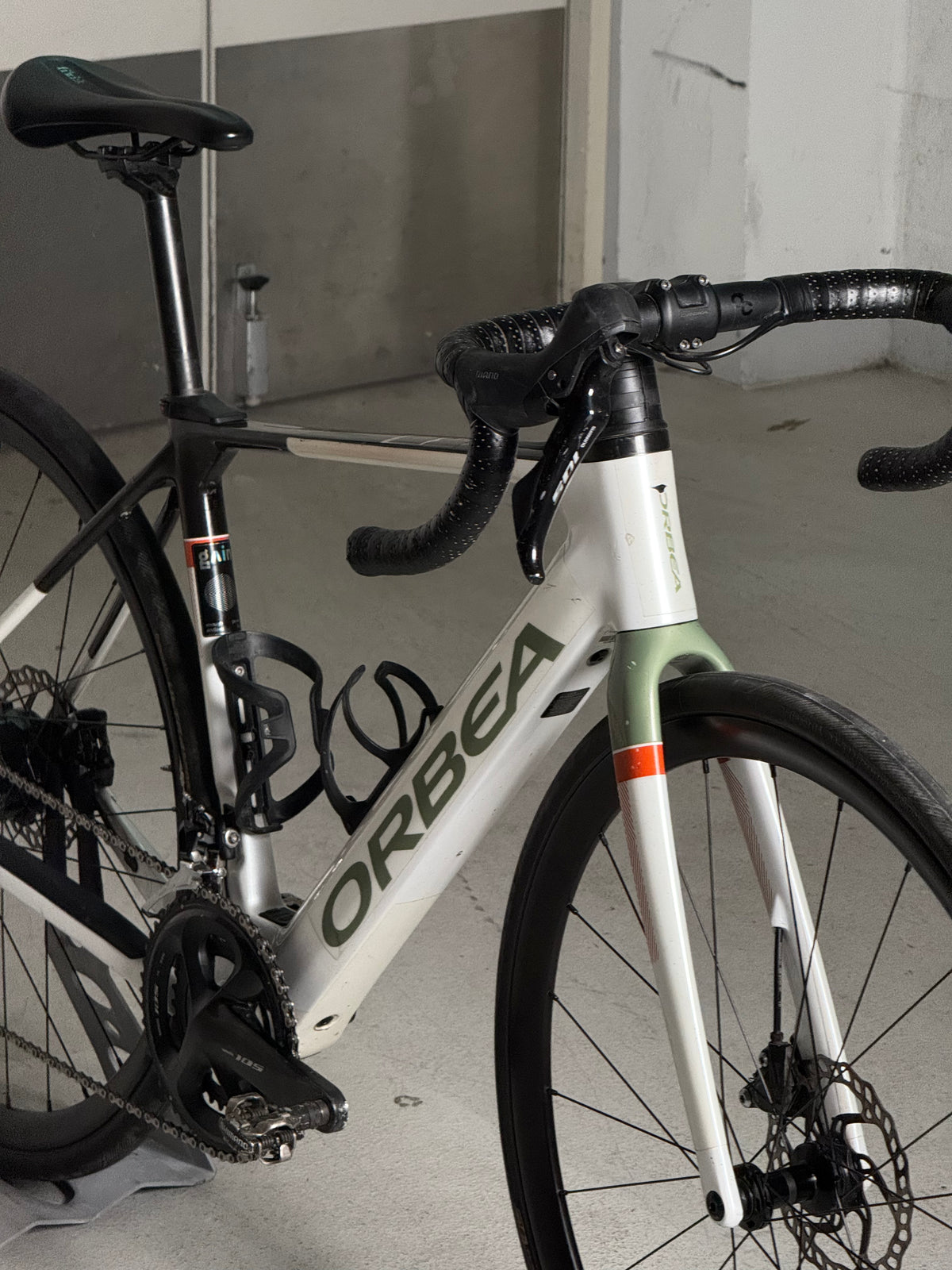 Orbea Gain M30 white green 2024